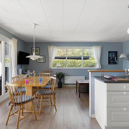 4717-ronne-fosforitvej-30 * Rønne