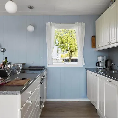 4717-ronne-fosforitvej-30 * Rønne