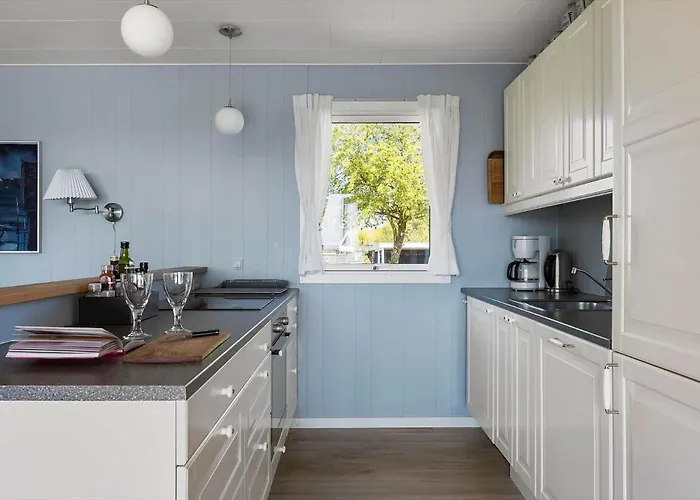 4717-ronne-fosforitvej-30 * Rønne